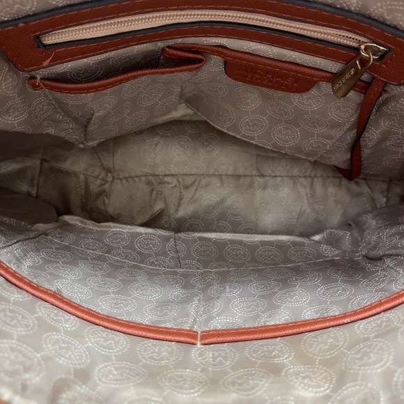 Michael Kors Jet Set Tote Bag - Picture 12 of 16